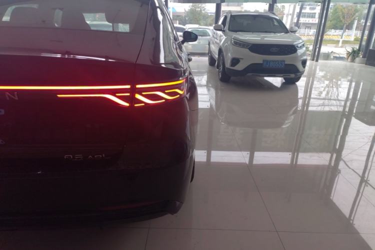 Used Fengyun A8L 2025 1.5 TGDI 145 km Luxury Version Right Rear Taillight