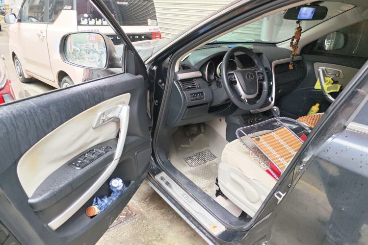 Used Bestune X80 2013 2.0L automatic comfort version