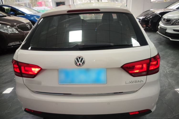 Used Volkswagen Gran Lavida 2013 1.6L Automatic Comfort Model
