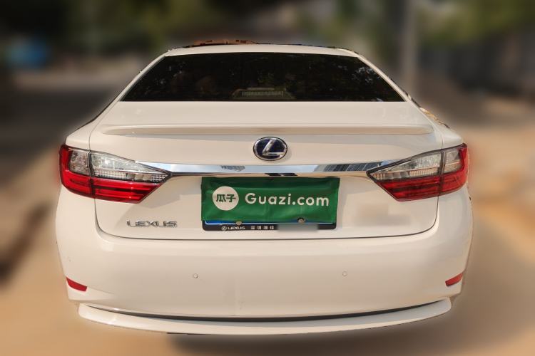 Used Lexus ES 2017 300h Mark Levinson Comfort Edition Rear