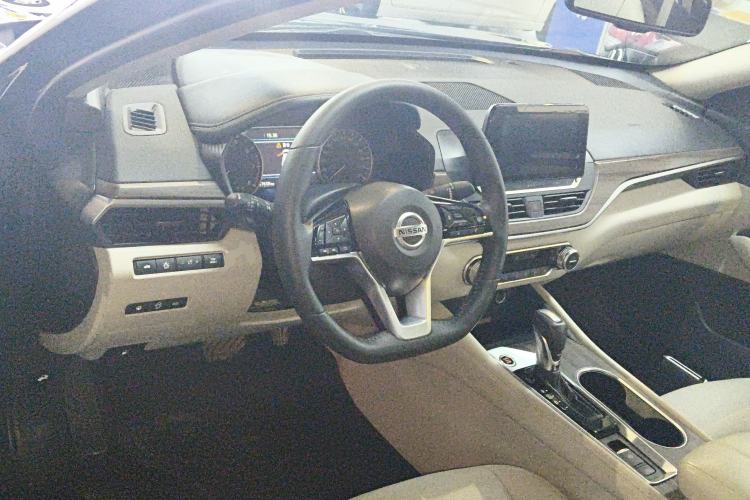 Used Nissan Teana 2021 2.0L XL Upper AD1 Smart Drive & Navigation Edition Center Console