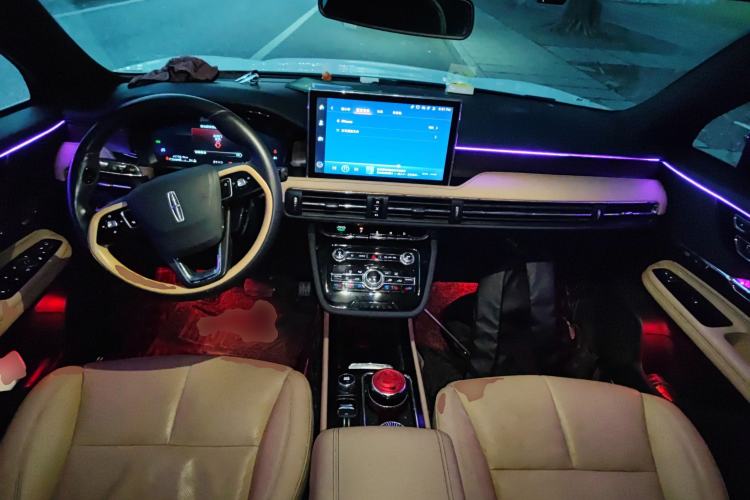 Used Lincoln Corsair 2022 2.0T Two-Wheel Drive Luxury Edition Center Console