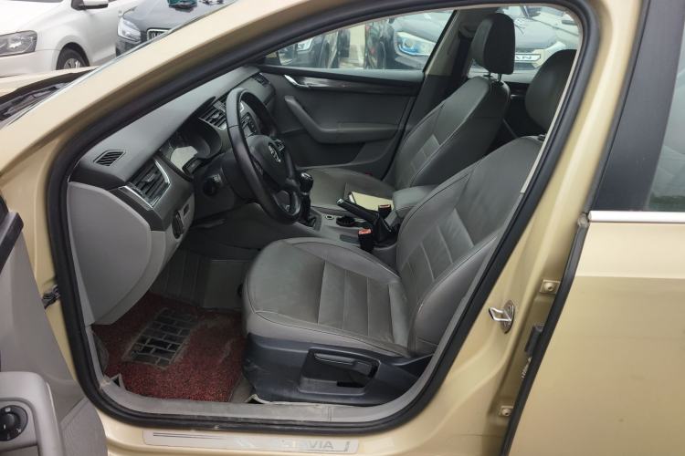 Used Skoda Octavia 2015 1.6L Manual Yijun Edition Left Front Seat