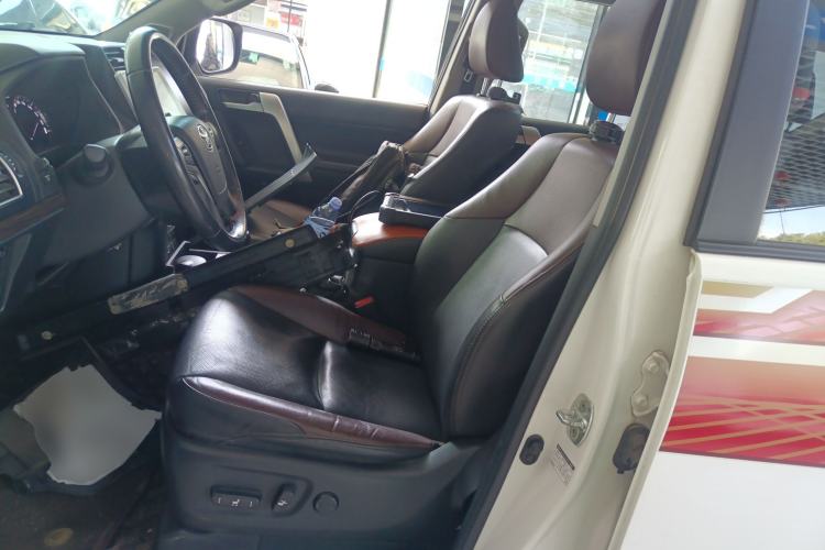 Used Toyota Prado 2019 3.5L Automatic TX-L Deluxe Edition with Rear-Mounted Spare Tire Left Front Seat