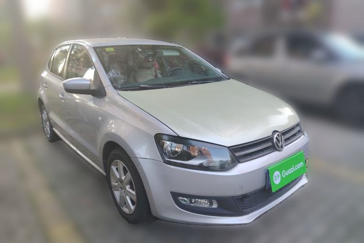 Used Volkswagen Polo 2013 1.6L Automatic Comfort Edition Front Right 45 Deg