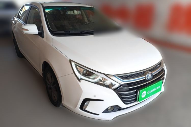 Used BYD Qin New Energy 2017 1.5T Luxury Model Front Right 45 Deg