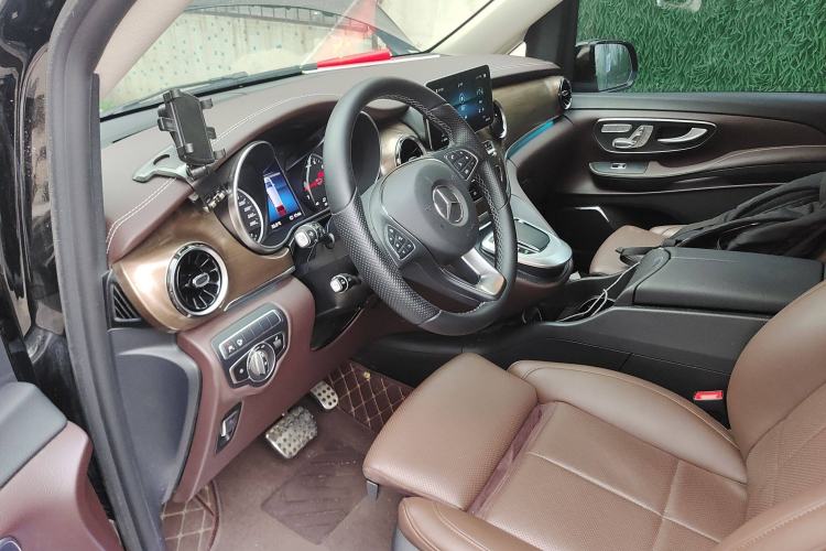 Used Mercedes-Benz V-Class 2022 V 260 L Long Wheelbase Prestige Edition