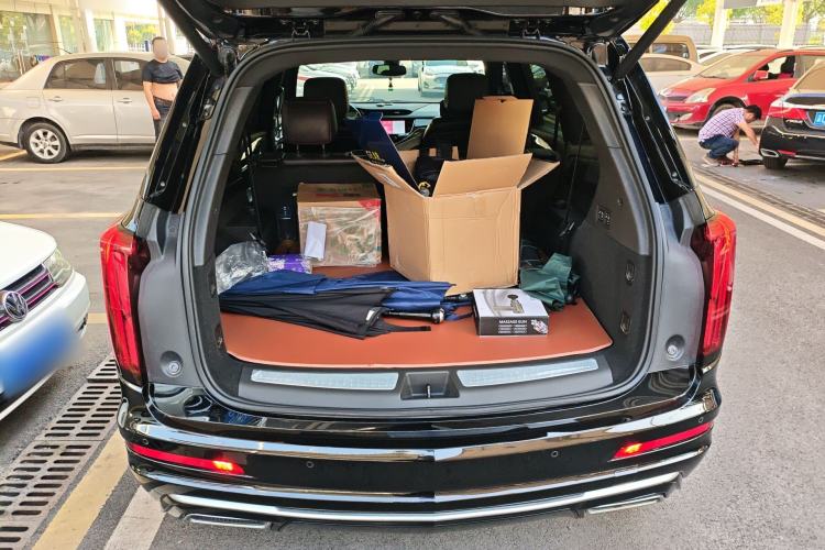 Used Cadillac XT6 2022 2.0T 7-Seater Two-Wheel Drive Luxury Version Trunk