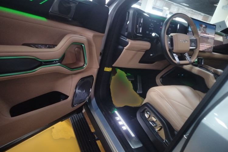 Used Formula Leopard Leopard 8 2025 Smart & Brave Flagship Edition 7 Seats