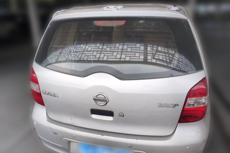 Used Nissan Livina 2010 Jingyue Edition 1.6L Manual All-Around Model Rear