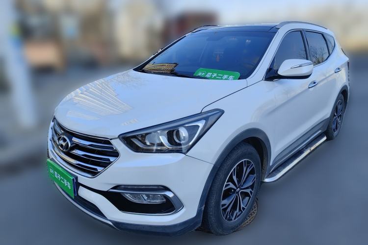 Used Hyundai Santa Fe 2017 2.0T Automatic Two-Wheel Drive Smart Version 7 Seats