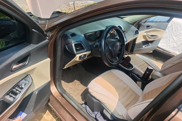 Used Ford Escort 2015 1.5L Manual Comfort Model
