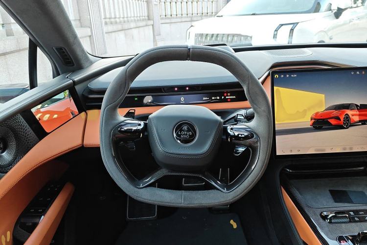 Used Lotus EMEYA 2024 EMEYA R+
