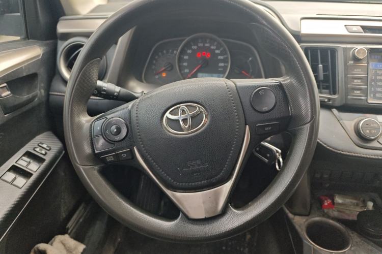Used Toyota RAV4 2015 2.0L CVT Two-Wheel Drive Fashion Edition Steering Wheel