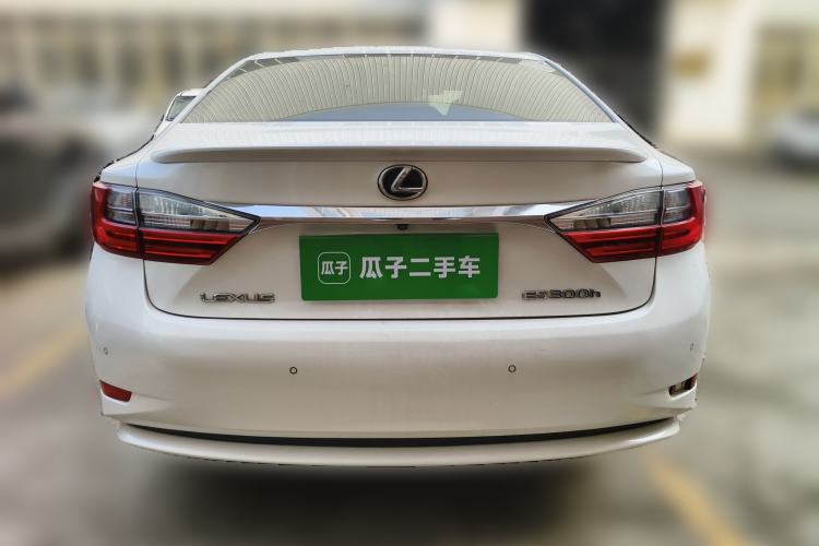 Used Lexus ES 2017 300h Mark Levinson Comfort Edition