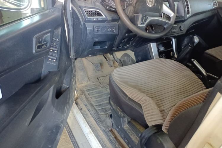 Used Leopaard Q6 2015 2.4L Manual 4x4 Excellence Edition
