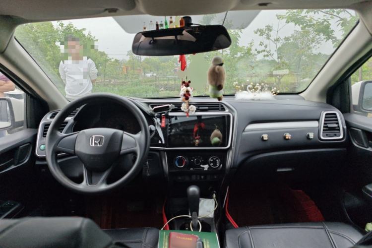 Used Honda Gienia 2017 1.5L CVT Classic Edition Center Console