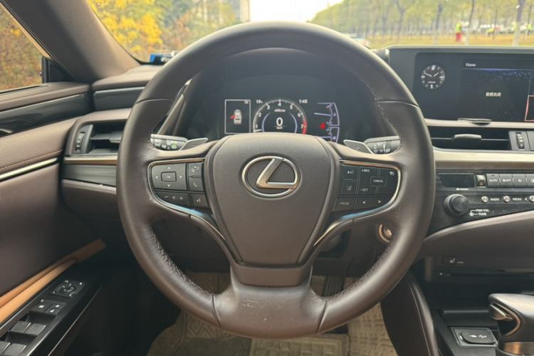 Used Lexus ES 2018 200 Excellence Edition China V Standard

