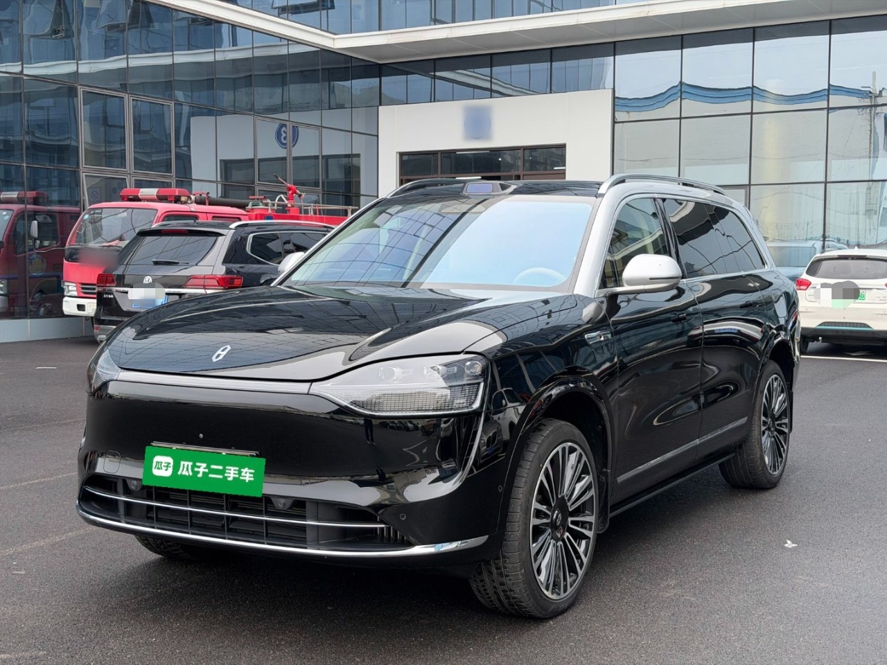 Unter der Vorderseite des Autos