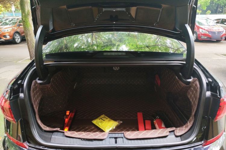 Used Volkswagen Passat 2022 330TSI Starry Luxury Edition Trunk