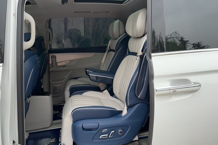 Used Roewe iMAX8 2021 400TGI Supreme Series Ultimate Edition
