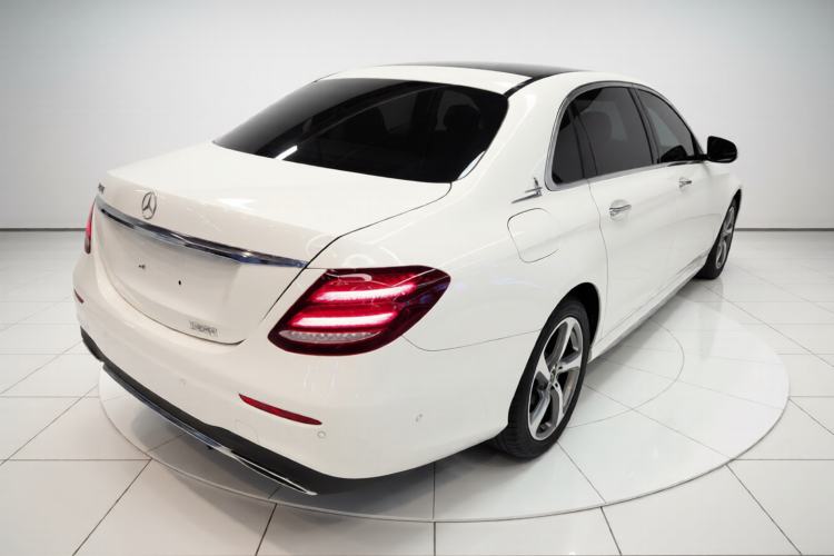 Used Mercedes-Benz E-Class 2019 E 300 L Sporty and Stylish Model
