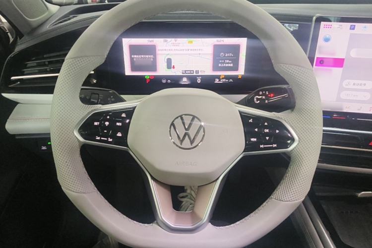 Used Volkswagen Passat 2025 Pro 380TSI Dragon Glory Edition
