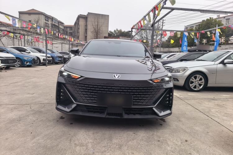 Used CHANGAN UNI-V 2023 1.5T Prestige Model Front