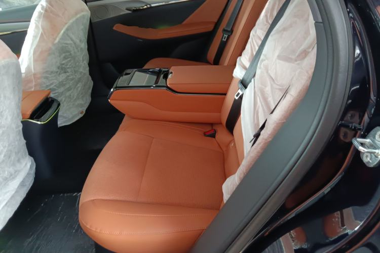 Used VOYAH PASSION 2024 PHEV Four-Wheel Drive Ultra-Long Range Executive Edition
