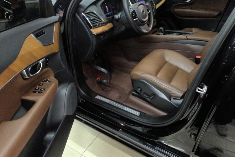 Used Volvo XC90 2023 B5 SmartDrive Luxury Edition 7 Seats