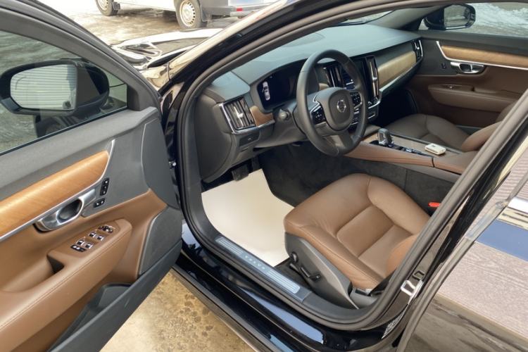 Used Volvo S90 2025 B5 Zhiyi Luxury Edition
