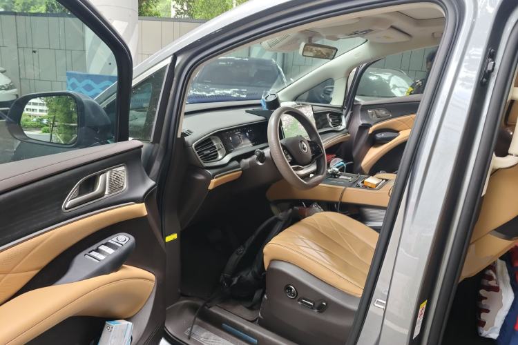 Used Denza D9 2024 DM-i 980 Four-Wheel Drive Prestige Model
