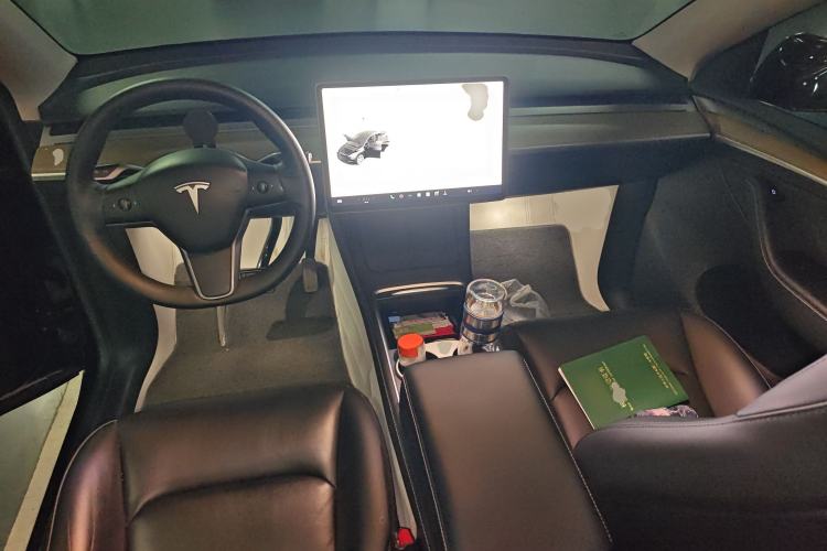 Used Tesla Model Y 2023 Long-Range All-Wheel-Drive Version
