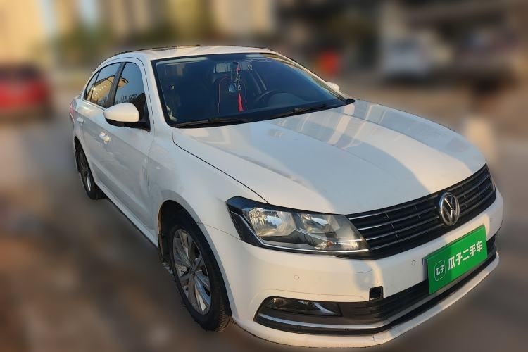 Used Volkswagen Lavida 2017 1.6L Manual Comfort Edition Front Right 45 Deg