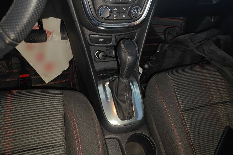 Used Buick Encore 2015 1.4T Automatic Two-Wheel Drive Urban Elite Version
