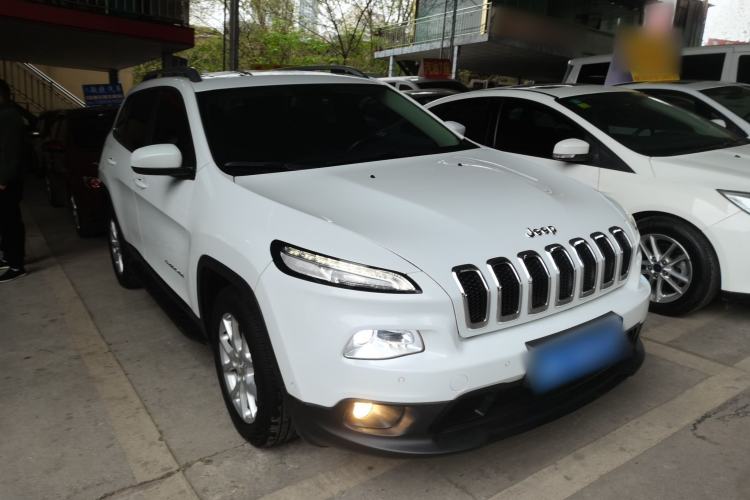 Used Jeep Cherokee 2016 2.4L Leading Edition
