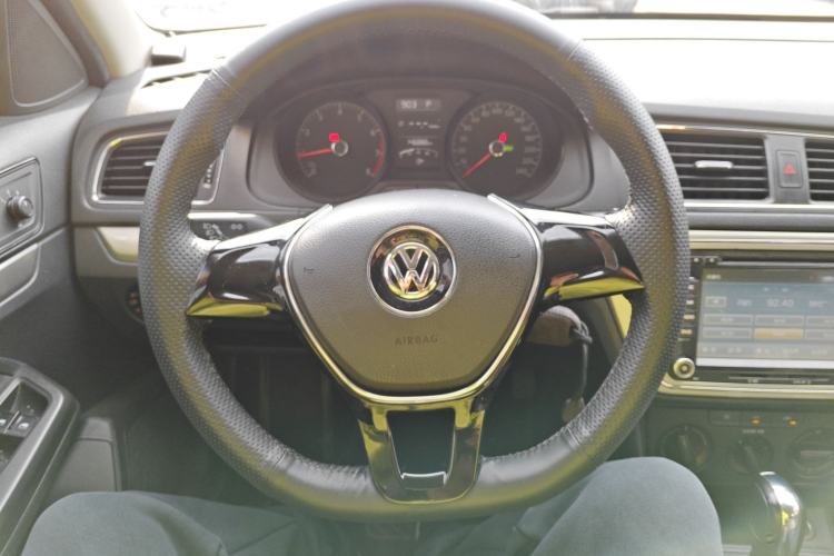 Used Volkswagen Gran Lavida 2015 1.6L Automatic Fashion Edition