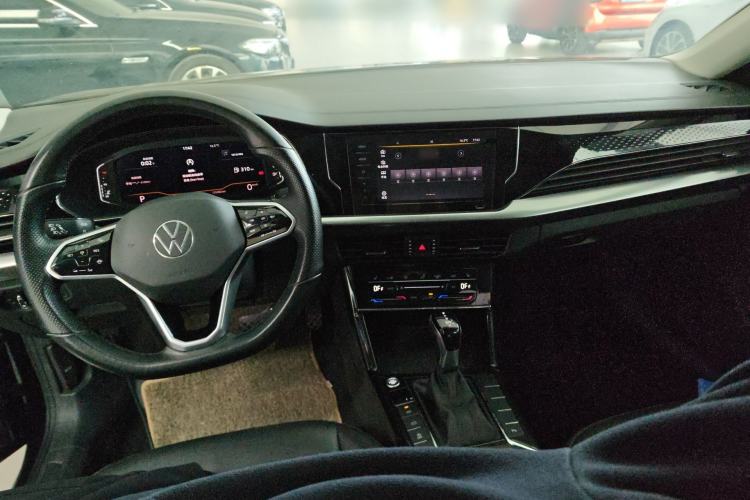 Used Volkswagen Passat 2023 Revised 330TSI Elite Edition Center Console