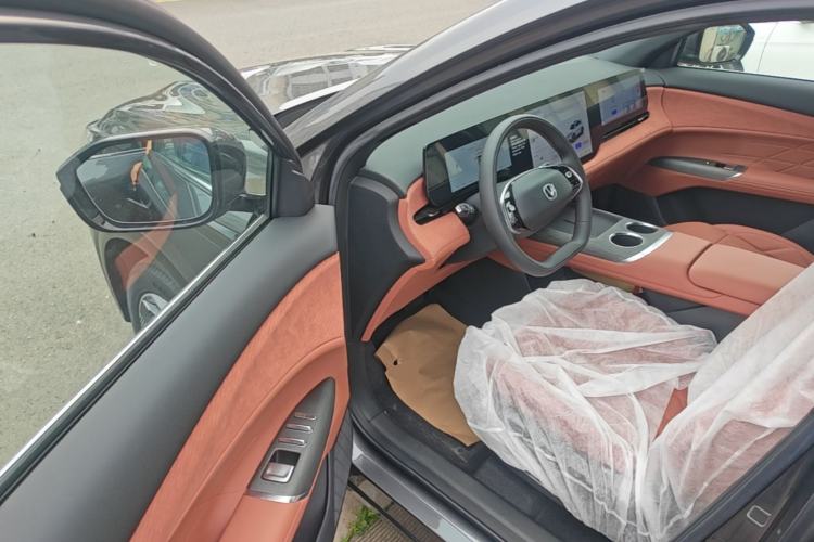 Used CHANGAN CS75 PLUS 2025 4th Generation 1.5T New Blue Whale Smart Luxury Edition
