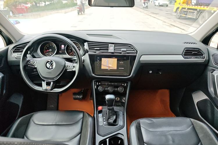 Used Volkswagen Tiguan L 2021 330TSI Automatic Two-Wheel Drive Smart Edition Center Console