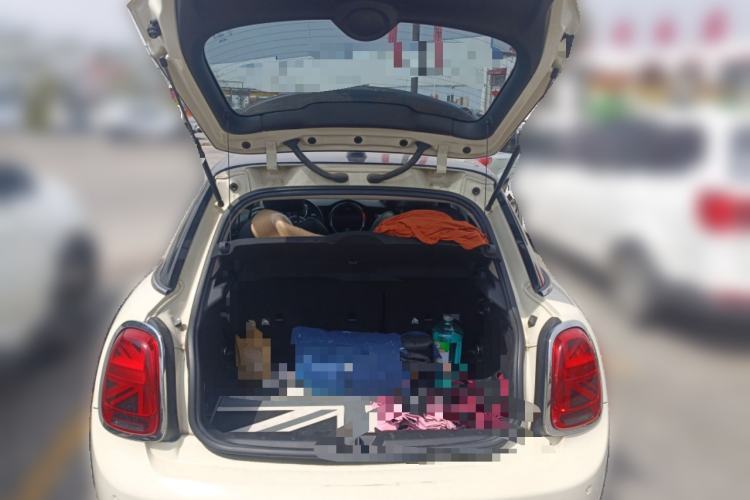 Used MINI 2018 1.5T COOPER Classic Edition Five-Door Version Trunk