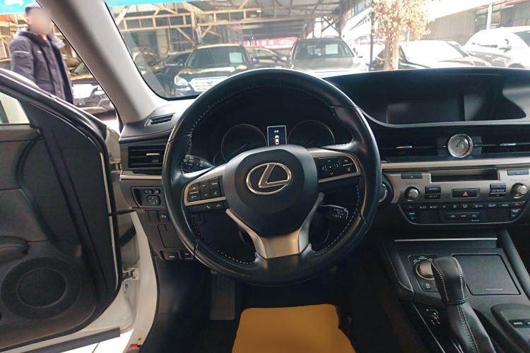 Used Lexus ES 2016 200 Midnight Special Limited Edition