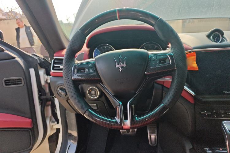 Used Maserati Ghibli 2014 3.0T Standard Edition Steering Wheel