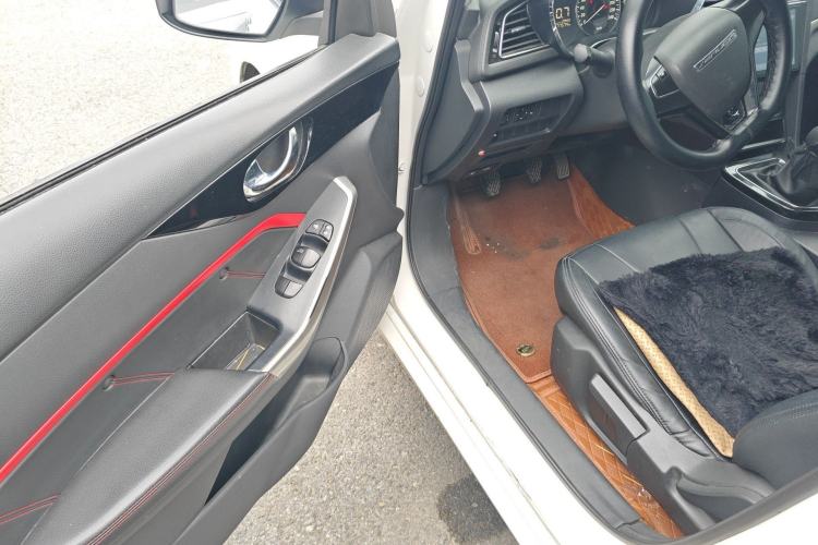 Used Venucia D60 2020 1.6L Entry Manual Comfort Edition Driver Seat