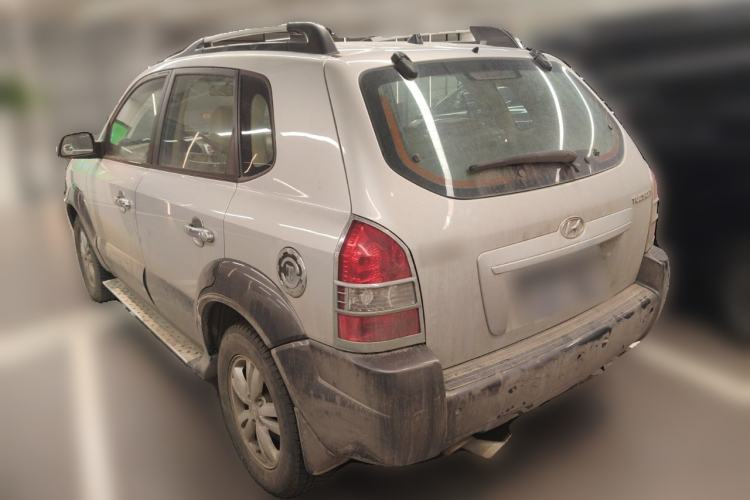 Used Hyundai Tucson 2009 2.0L Automatic Two-Wheel Drive with Sunroof Rear Left 45 Deg