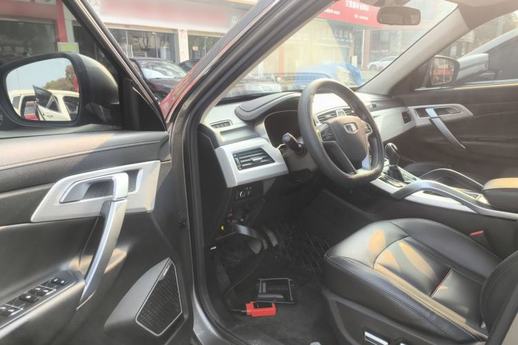 Used Geely Auto Emgrand X7 Sport 2018 1.8TD Automatic Two-Wheel Drive Smart Connect 4G Internet Edition Driver Seat