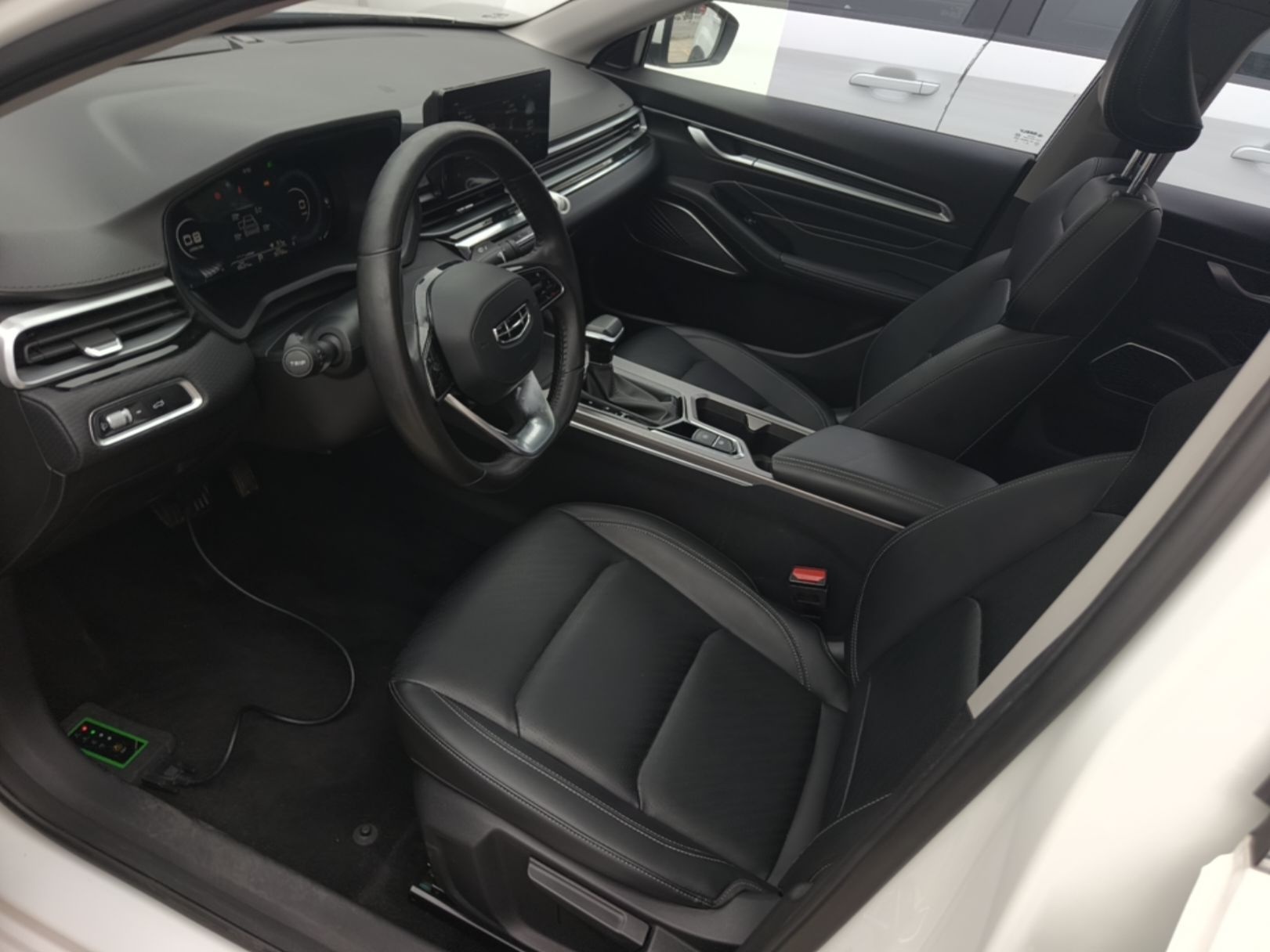 Geely Auto Emgrand 2022 4th Generation 1.5L CVT Luxury Model - Premium — снимка 17