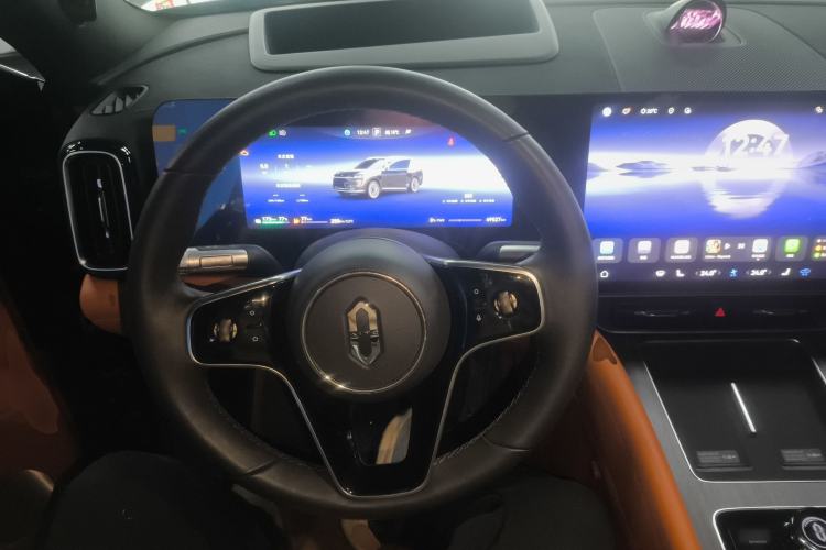 Used Hima AITO M9 2024 Range-Extended Max Edition 42 kWh 6-Seater Version Center Console