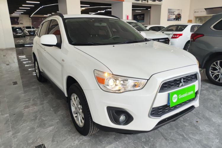 Used Mitsubishi ASX 2013 2.0L CVT Two-Wheel Drive Elite Edition Front Right 45 Deg