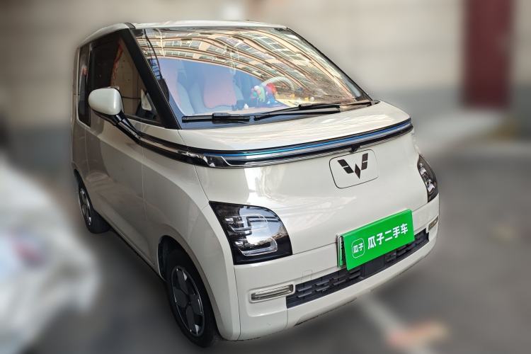 Used Wuling Air ev 2023 - Four Seats - Advanced Edition Front Right 45 Deg